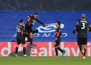 فيديو فيرمينو يسجل هدف ليفربول الثالث أمام كريستال بالاس