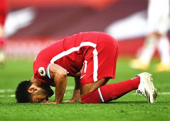 كلوب يعاقب مو أبو تريكة يكشف السبب الحقيقي لجلوس محمد صلاح بديل ا أمام كريستال بالاس