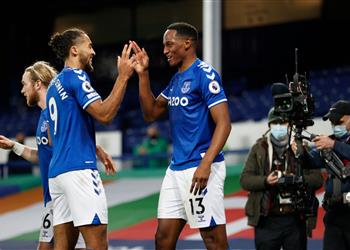 فيديو بمشاركة النني آرسنال يواصل نزيف النقاط ويخسر أمام إيفرتون في الدوري الإنجليزي