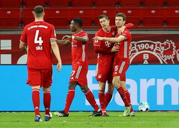 فيديو ثنائية ليفاندوفسكي تقود بايرن ميونخ لإزاحة ليفركوزن من صدارة الدوري الألماني