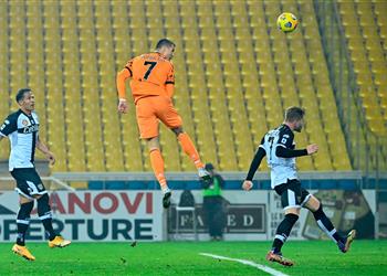 فيديو رأسية رائعة كريستيانو رونالدو يسجل هدف يوفنتوس الثاني أمام بارما