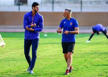 ميشيل يانكون يكشف كيف طور محمد الشناوي مع الأهلي ويختار أفضل تصدياته