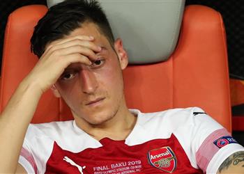 أوزيل يتحسر على آرسنال بعد خسارته أمام إيفرتون