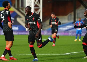 فيديو ماني يفي بوعده لطفل خلال احتفاله بهدفه أمام كريستال بالاس