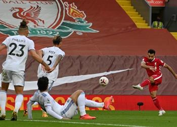 لاعب ليدز محمد صلاح أصعب خصم واجهته في مسيرتي