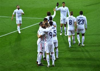 بالفيديو ريال مدريد يهزم إيبار بثلاثية ويزاحم أتلتيكو مدريد على صدارة الليجا