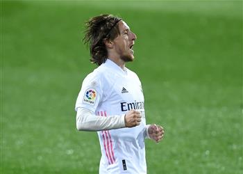 فيديو بنزيما يصنع ومودريتش يسجل هدف ريال مدريد الثاني أمام إيبار