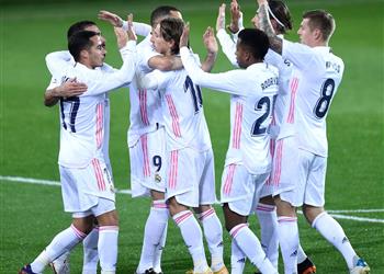 فيديو بأسيست بنزيما فاسكيز يسجل هدف ريال مدريد الثالث أمام إيبار