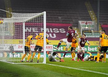 فيديو ولفرهامبتون يسقط بثنائية أمام بيرنلي في الدوري الإنجليزي