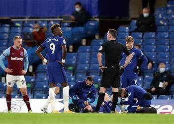 فيديو بن تشيلويل يغادر مباراة تشيلسي ووست هام للإصابة