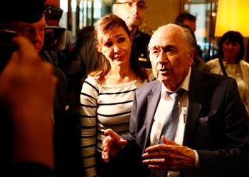 فيفا يطالب بمحاكمة بلاتر بسبب متحف في زيورخ