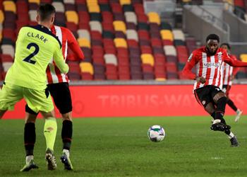 برينتفورد يطيح بـ نيوكاسل ويتأهل إلى نصف نهائي كأس الرابطة