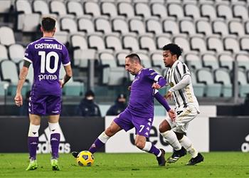 فيديو فيورنتينا يضرب يوفنتوس بثلاثية ويذيق بيرلو الهزيمة الأولى في الدوري الإيطالي