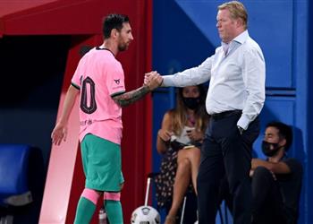 كومان يكشف كيف يتعامل مع ميسي ولاعبي برشلونة ويؤكد خائف من الفوضى الإدارية