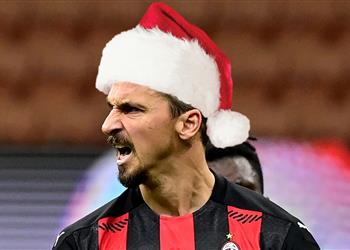 إبراهيموفيتش أنا بابا نويل أقدم الهدايا لـ ميلان