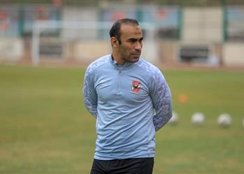 سيد عبد الحفيظ طبيب الأهلي الجديد يبدأ مهمته مع الفريق غد ا