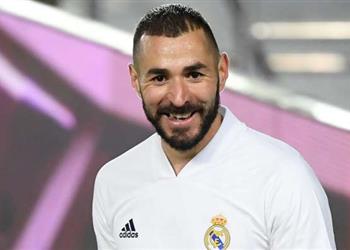 أسطورة فرنسا يعدد مزايا بنزيما ويؤكد أفضل مهاجم في جيله