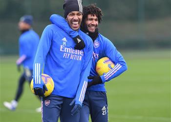 تشكيل آرسنال أمام برايتون محمد النني أساسي ا وأوباميانج يعود