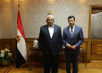 رئيس أسوان يكشف حقيقة إقالة الشيشيني ويتحدث عن إلغاء تقنية الفار