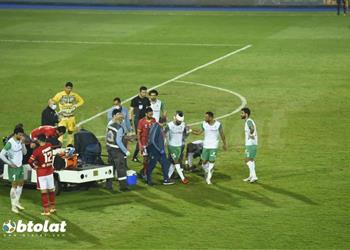 حسام عاشور يغادر المركز الطبي بعد خضوعه لجراحة تجميلية بـ 20 غرزة