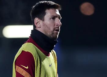 ميسي يضغط من أجل التعافي واللحاق بمباراة برشلونة وهويسكا