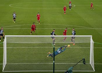 حارس نيوكاسل بعد التعادل مع ليفربول أركز فقط على ما أفعله