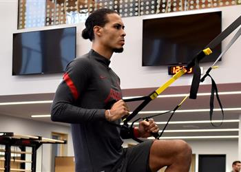 يورجن كلوب يجيب هل يعود فان دايك لـ ليفربول هذا الموسم