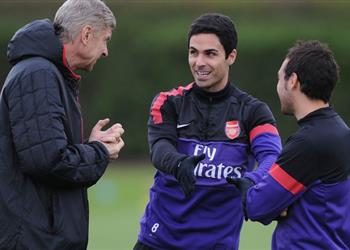 فينجر يفتح الباب أمام العودة إلى آرسنال