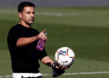 مدرب هويسكا التخطيط لمباراة مع ميسي صعب ونسعى للعب مثالي أمام برشلونة