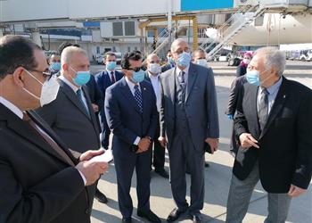 بالصور أشرف صبحي يستقبل منتخب اليابان للمشاركة في مونديال اليد