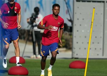 بيان رسمي برشلونة يوضح آخر تطورات إصابة فاتي