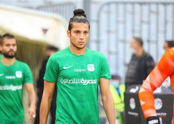 مدافع المصري يخضع لأشعة بعد الاشتباه في إصابته بجزع في مفصل الركبة