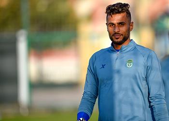 حارس البنك الأهلي لـ بطولات هدفنا البقاء في الدوري وأتمنى نظرة من حسام البدري