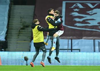 فيديو خطأ دفاعي فادح باري يسجل هدف التعادل لـ أستون فيلا أمام ليفربول