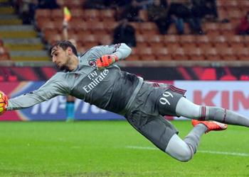 كاسياس يطالب دوناروما بالرحيل عن ميلان والذهاب إلى فريق كبير