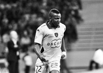 وفاة لاعب كونغولي أثناء مباراة