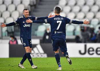 فيديو الهداف التاريخي رونالدو يعادل رقم جوزيف بيكان في مباراة يوفنتوس وساسولو