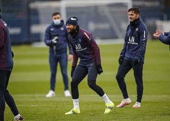 بوتشيتينو يتلقى أنباء سارة بشأن تطورات إصابة نيمار