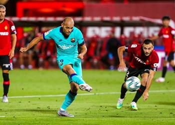 برايثوايت لا أخشى رغبة برشلونة في التعاقد مع مهاجم جديد