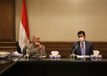 وزير الرياضة يتابع عمل غرفة عمليات مونديال اليد