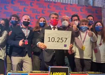 خوان لابورتا يجمع 10 آلاف توقيع للترشح لرئاسة برشلونة