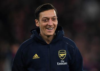 أوزيل يلمح إلى اقترابه من الدوري التركي