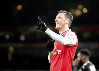 وكيل أوزيل يكشف تطورات مستقبله ويؤكد هناك مفاوضات وأمامه خيارين