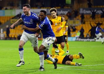 فيديو إيفرتون يفوز على ولفرهامبتون بثنائية في الدوري الإنجليزي