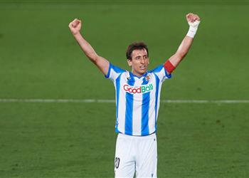 فيديو من ركلة جزاء أويارزابال يسجل هدف ريال سوسيداد الأول أمام برشلونة