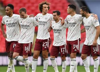 فابريزيو رومانو آرسنال يعرض مدافعه على ليفربول