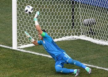 فيديو فيفا يحتفل بعيد ميلاد عصام الحضري الـ48