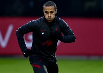 كلوب يوضح إمكانية الدفع بـ تياجو في مباراة ليفربول ومانشستر يونايتد