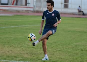 رسمي ا مصطفى فتحي يوقع عقود انتقاله إلى سموحة