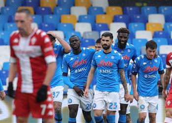 فيديو إنسيني يقود نابولي لاكتساح فيورنتينا بسداسية في الدوري الإيطالي